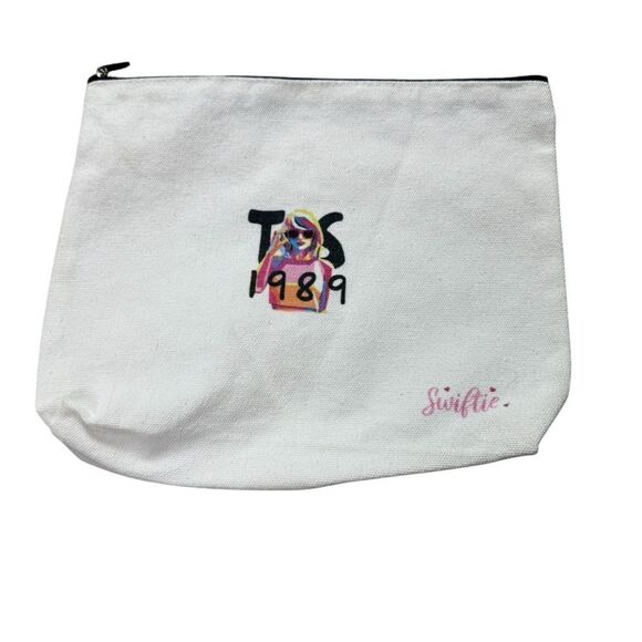 Taylor Swift Makeup Pouch - Picture 2 of 5